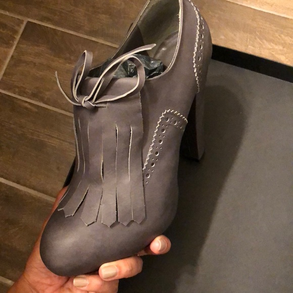 ❤️TaToosh Soft Authentic Leather Grey Bootie!❤️ - Picture 4 of 6